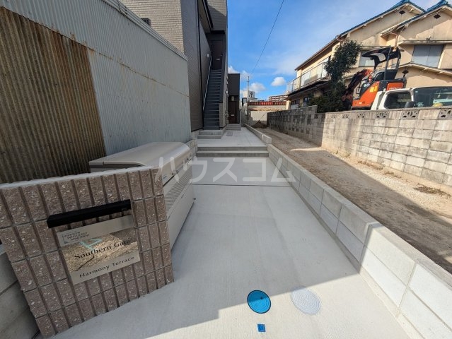 28/30 エントランス