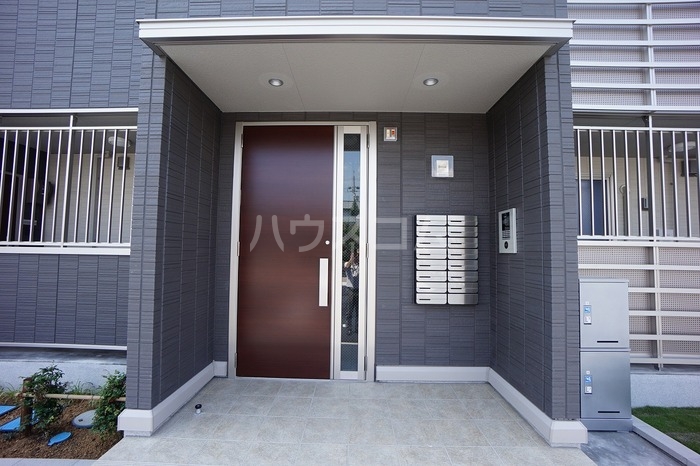 2/4 エントランス