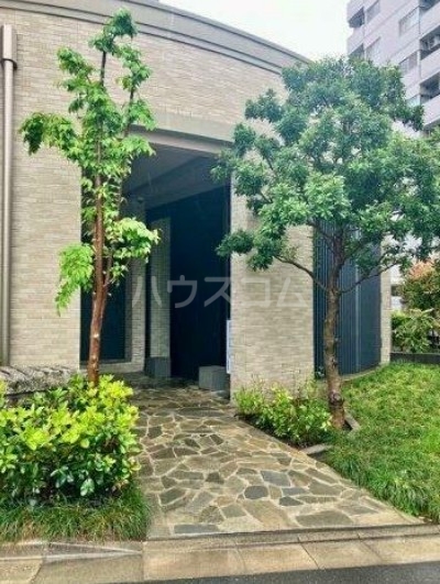 16/21 エントランス