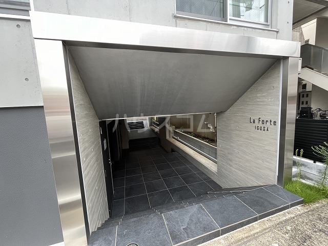 14/16 エントランス