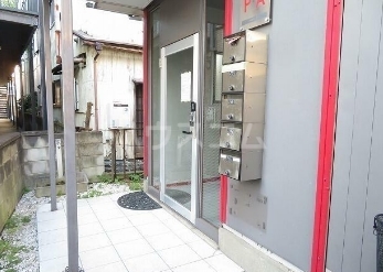 16/22 エントランス