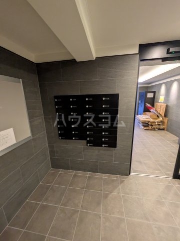 17/27 エントランス