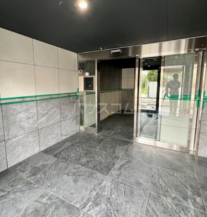 14/17 エントランス