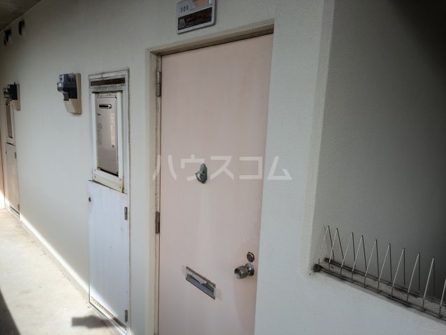 14/23 エントランス