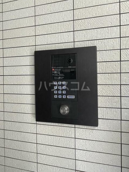 16/25 エントランス