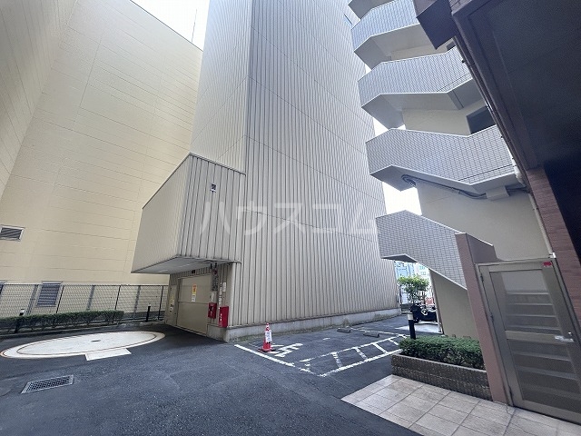 25/29 駐車場