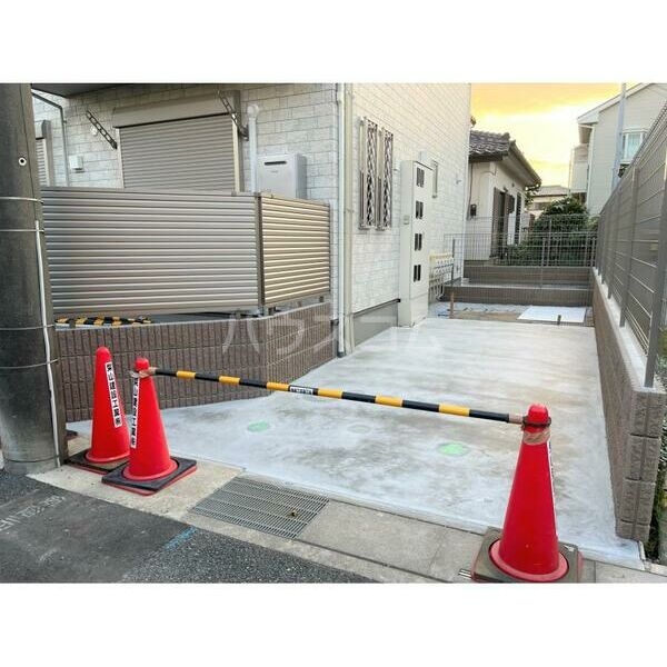 28/30 エントランス