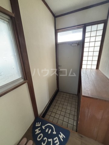 16/30 玄関