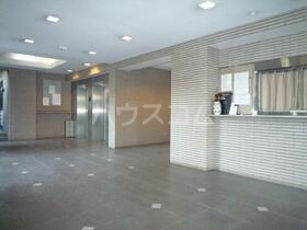 16/21 エントランス