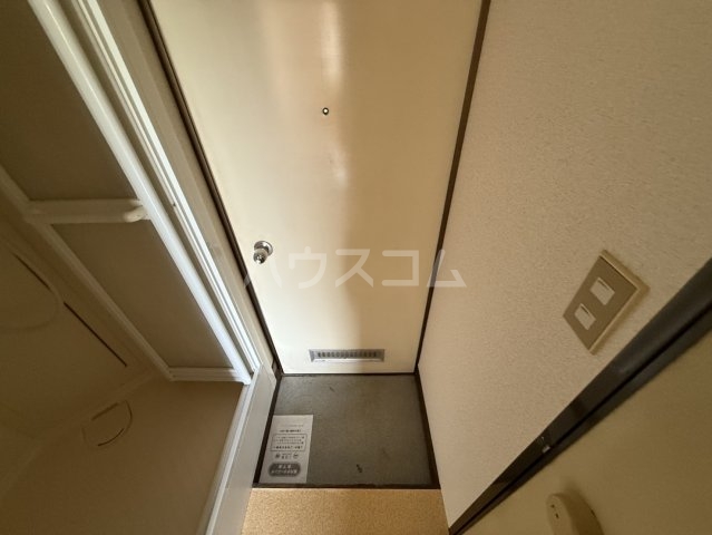 16/25 エントランス