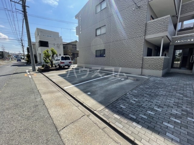 22/30 駐車場