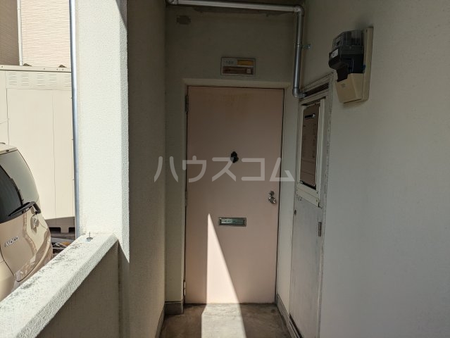 14/23 エントランス