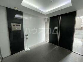 27/30 エントランス