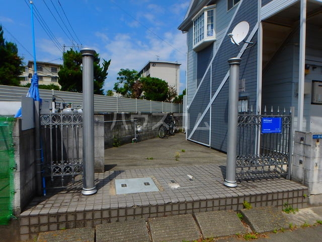 19/23 エントランス