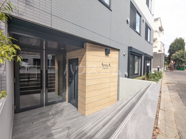 16/26 エントランス