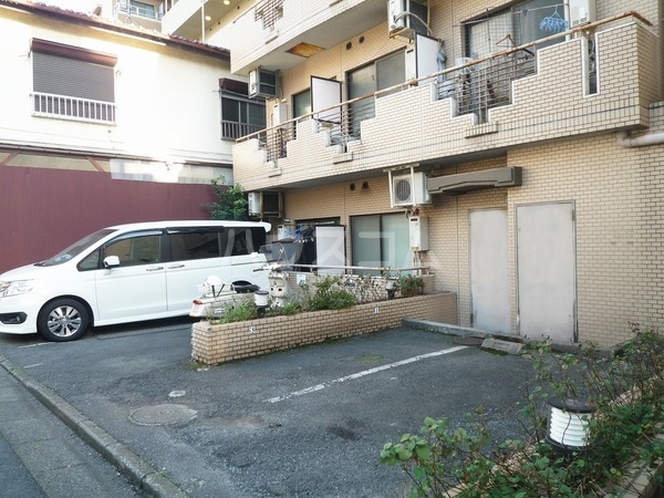 14/19 駐車場