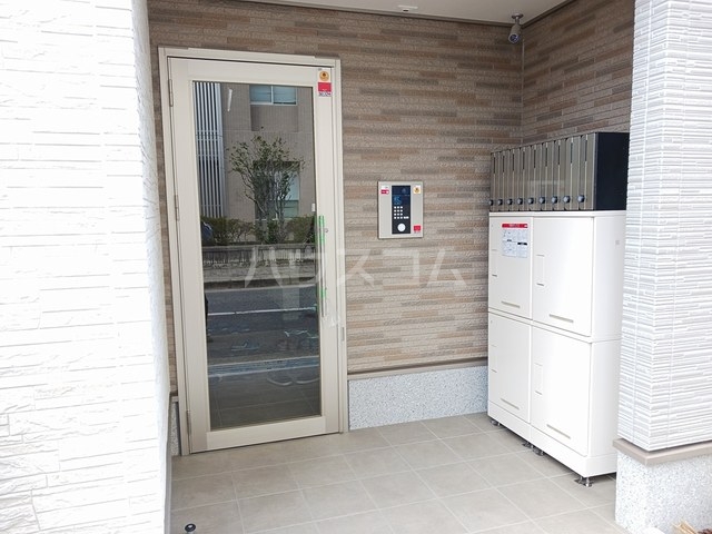 14/20 エントランス