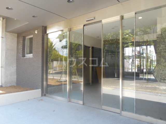 21/27 エントランス