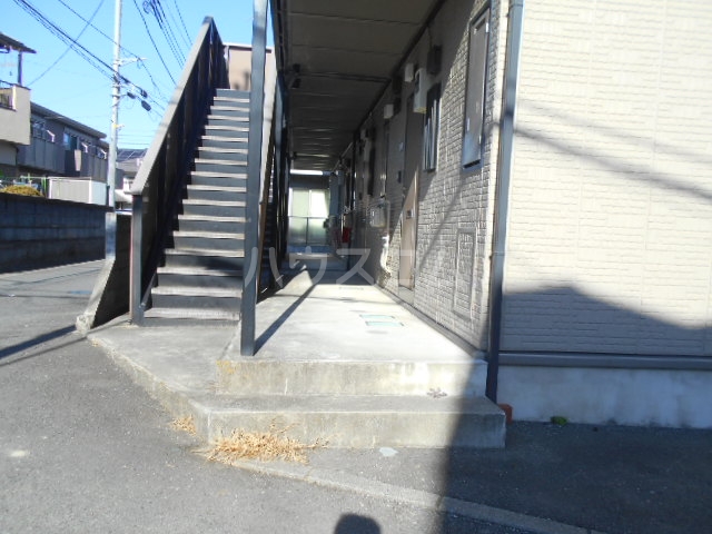 28/30 エントランス