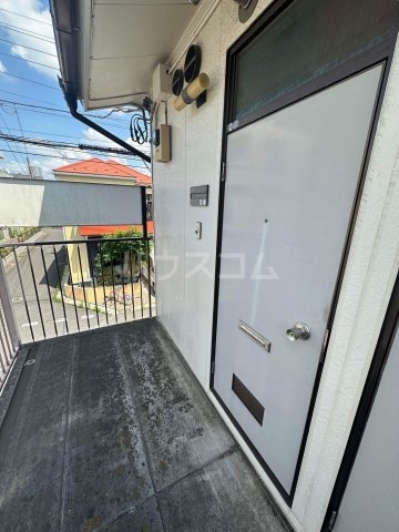 23/30 エントランス