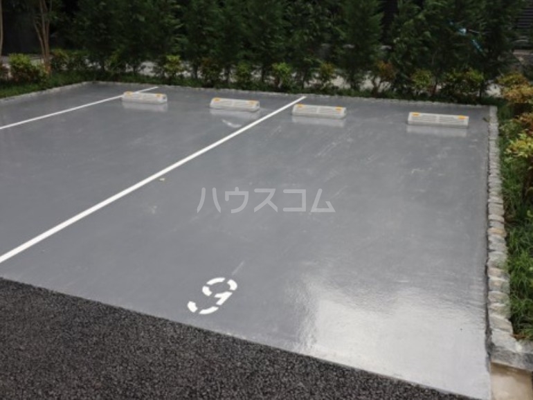 16/17 駐車場
