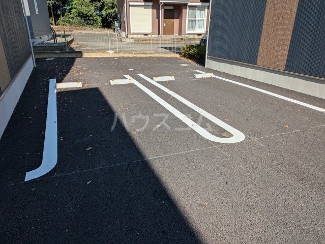 23/30 駐車場