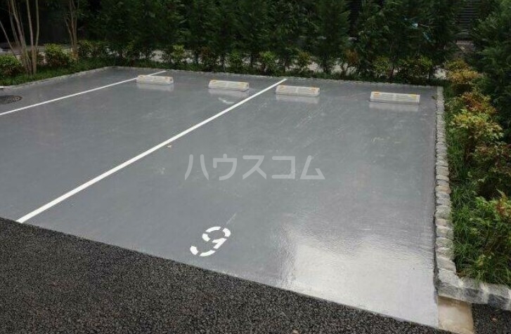17/18 駐車場
