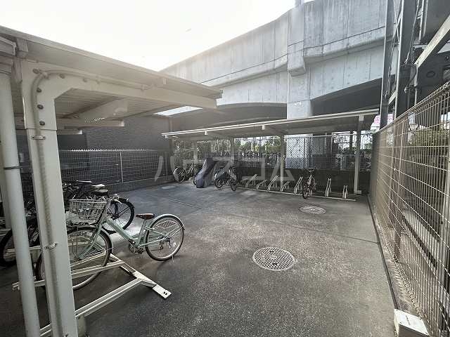 27/30 駐車場