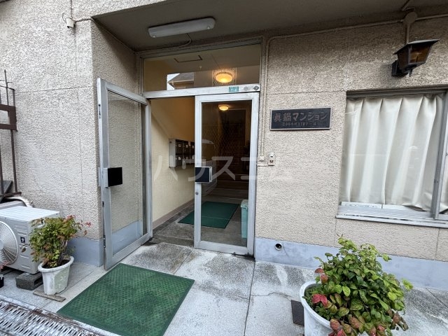 27/30 エントランス