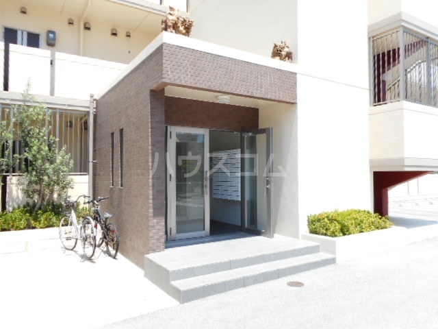 2/2 エントランス