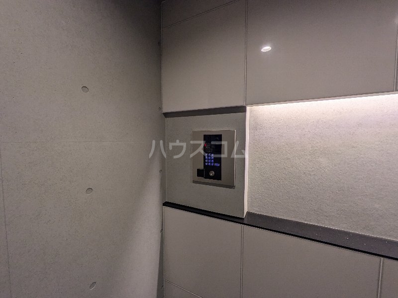 21/30 エントランス