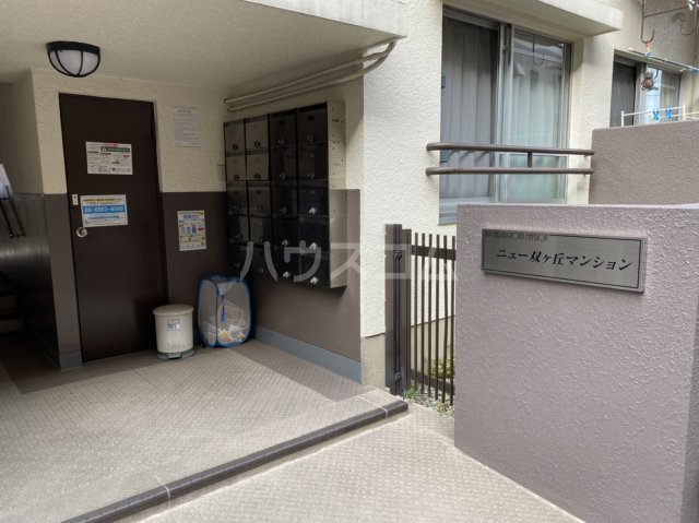 20/30 エントランス