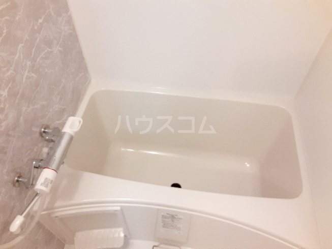 13/30 浴室