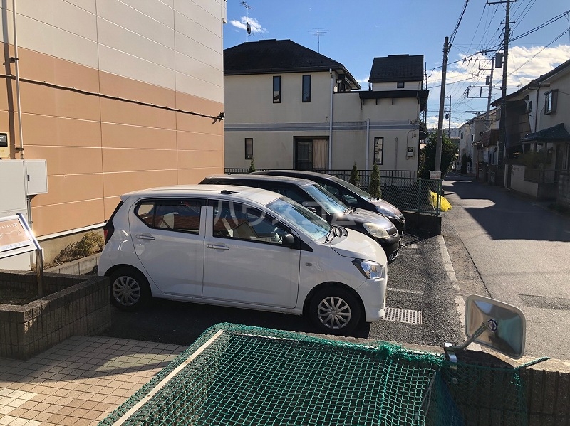 18/21 駐車場