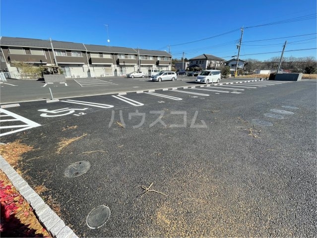 2/3 駐車場