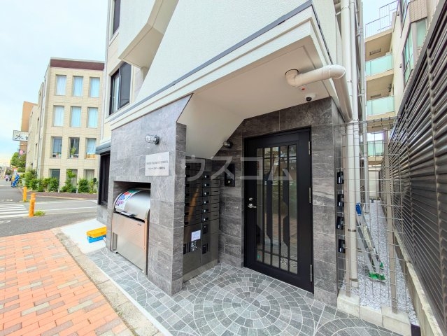 21/28 エントランス