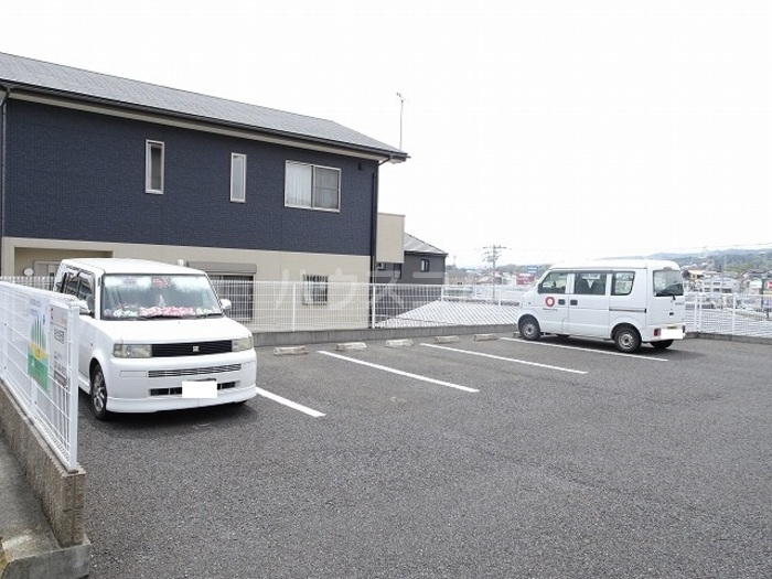 18/20 駐車場