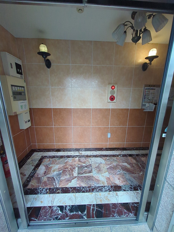 19/28 エントランス