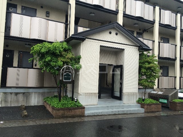 21/30 エントランス