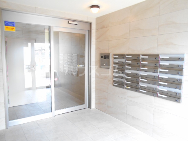 17/20 エントランス