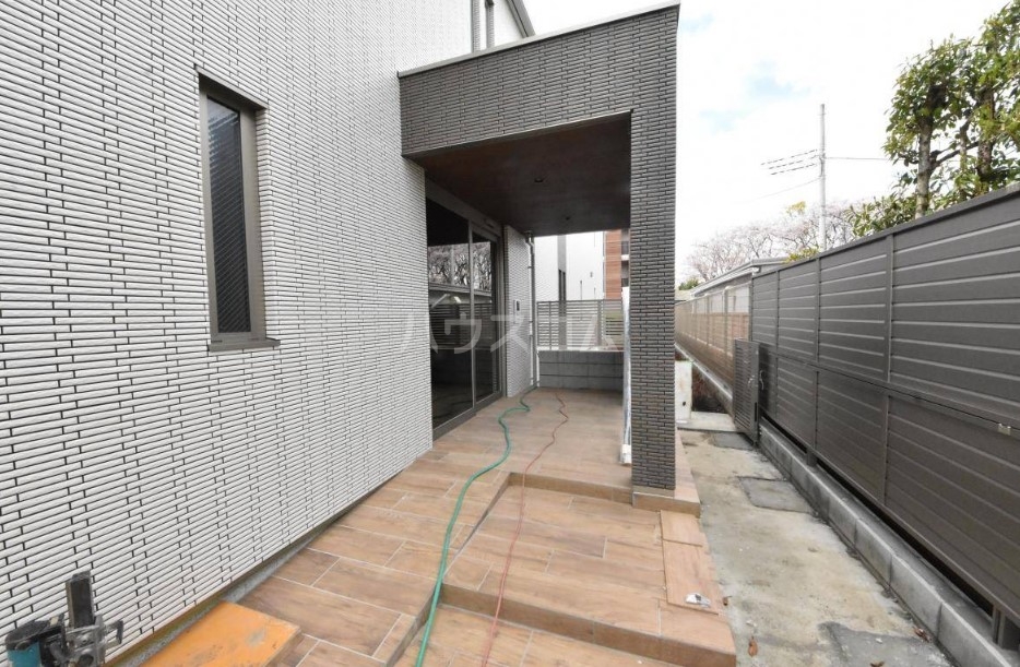 22/30 エントランス