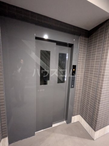 20/23 エントランス