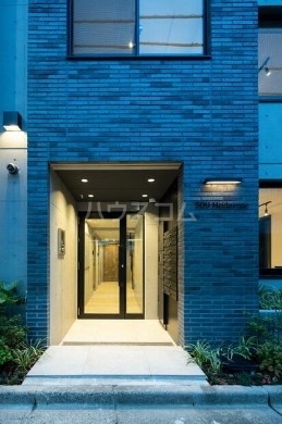 13/16 エントランス