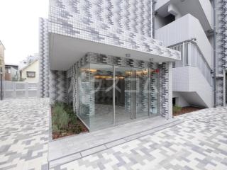 18/23 エントランス