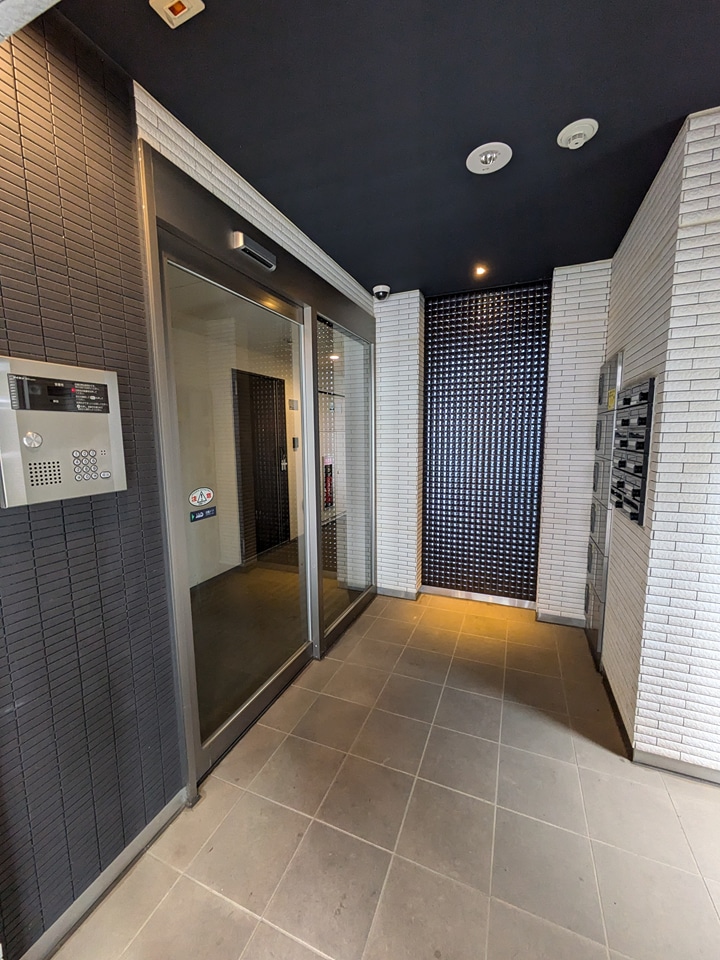 17/20 エントランス