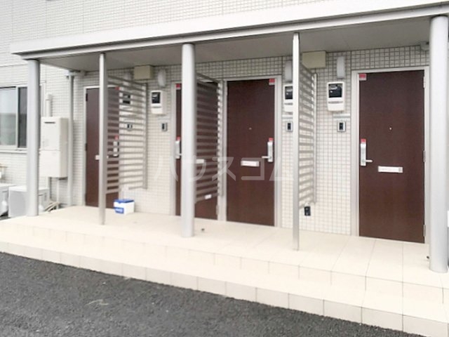 18/26 エントランス