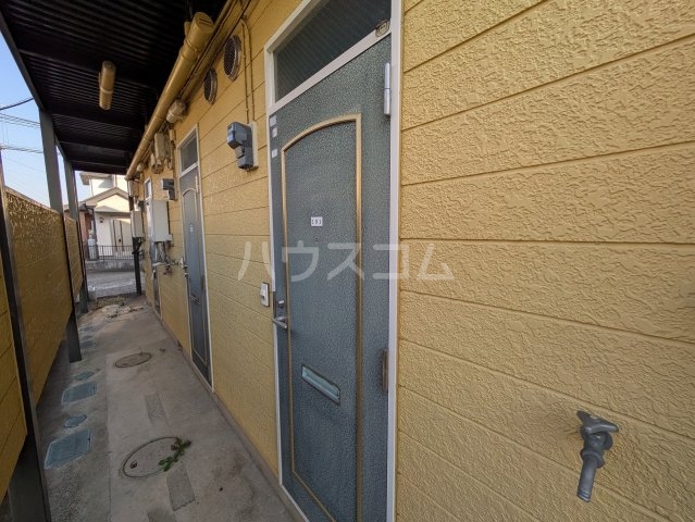 19/30 エントランス