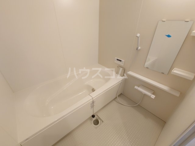13/30 浴室