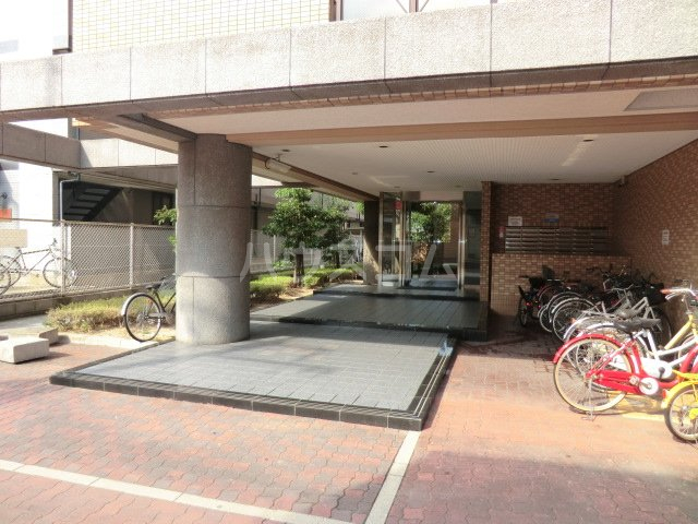 20/28 エントランス