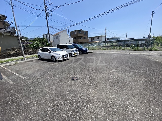 28/30 駐車場